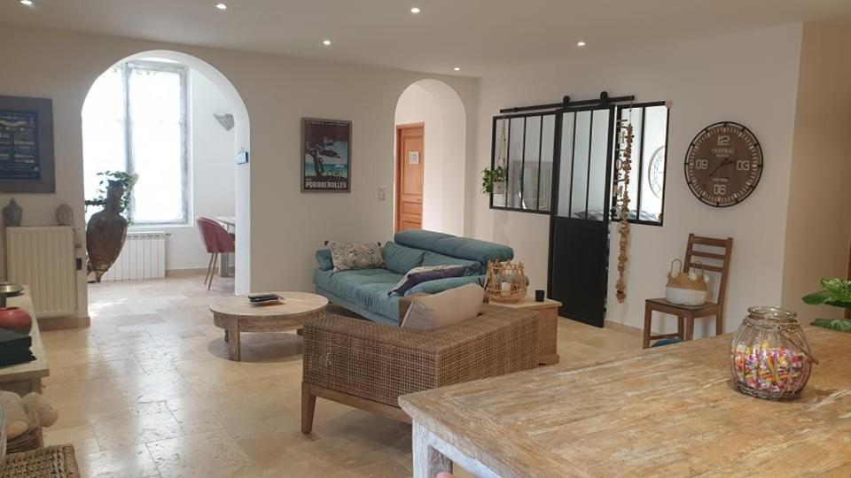 Rdc De Maison Avec Terrasse Barbecue Toulon Eksteriør billede